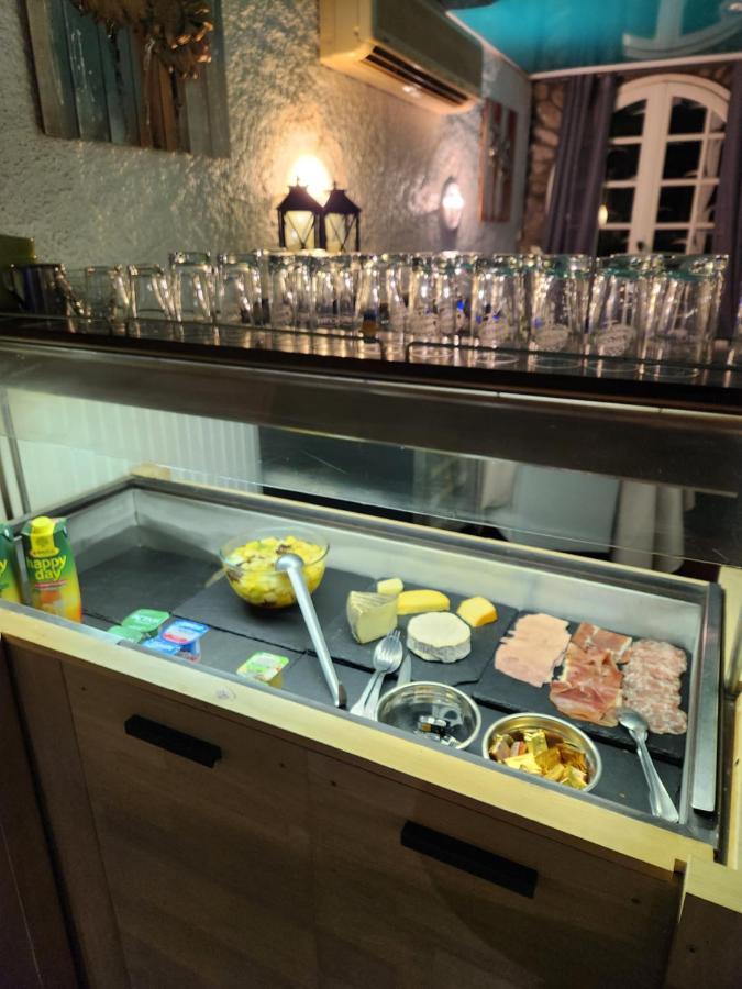 Logis Hotel Restaurant Les Charmettes Argelès-sur-Mer Eksteriør billede