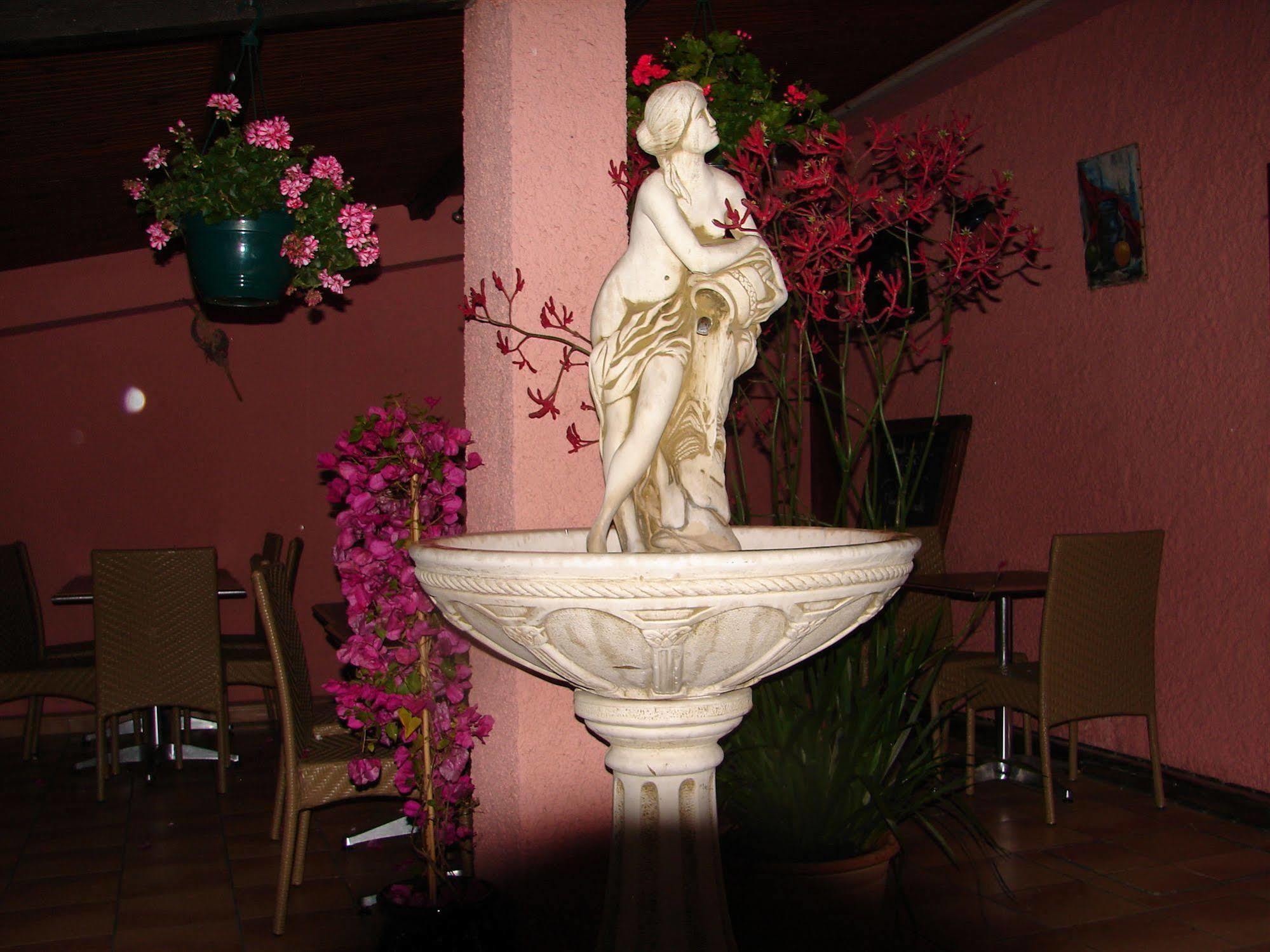 Logis Hotel Restaurant Les Charmettes Argelès-sur-Mer Eksteriør billede