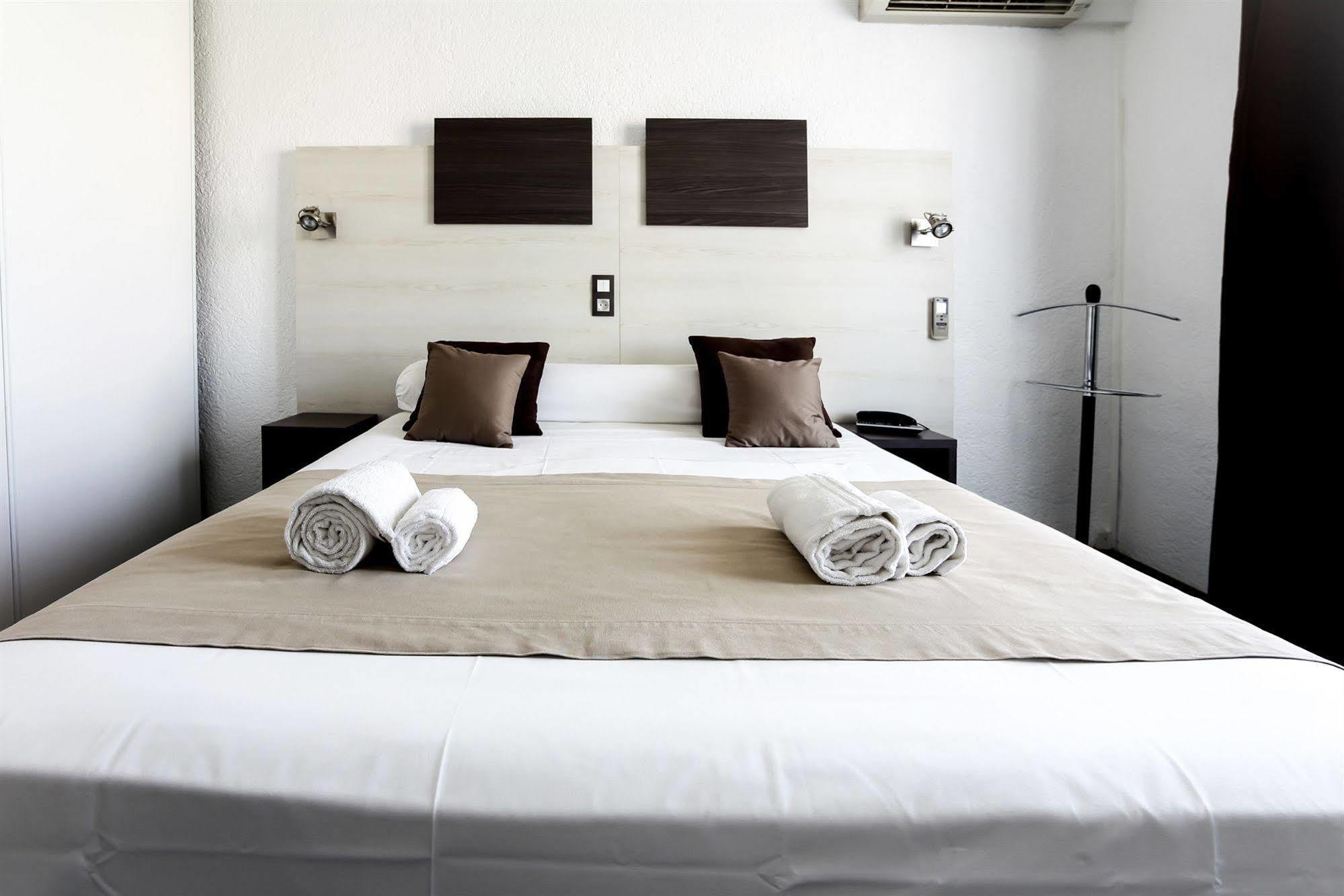 Logis Hotel Restaurant Les Charmettes Argelès-sur-Mer Eksteriør billede